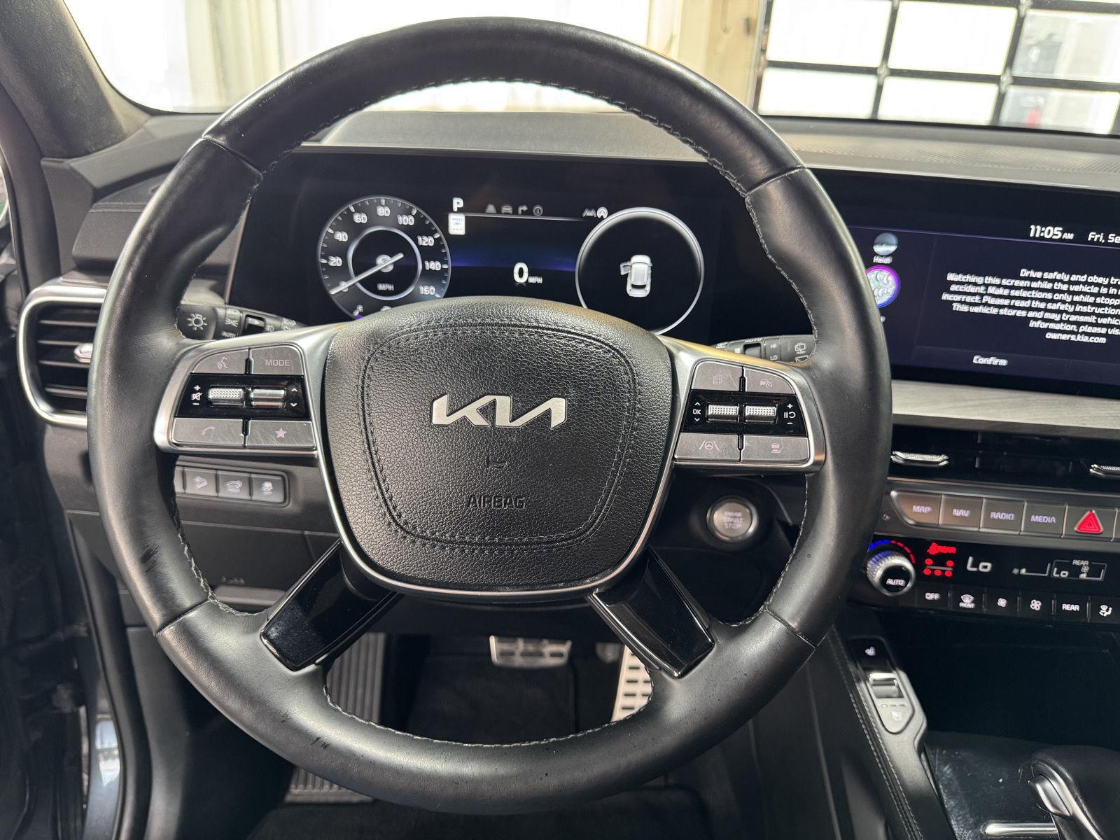 Vehicle photo 13