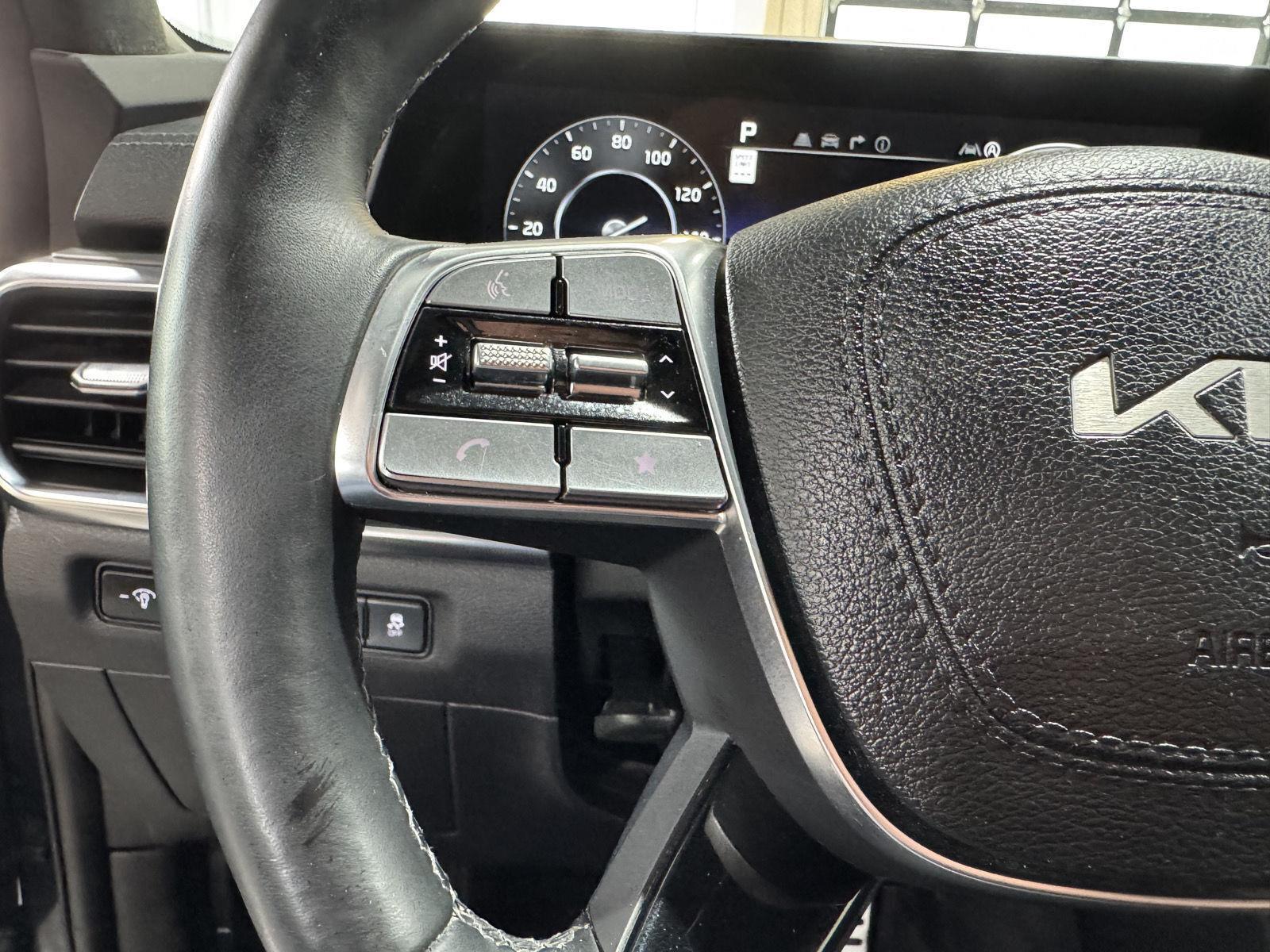 Vehicle photo 15
