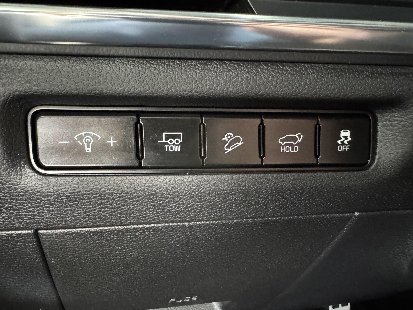Vehicle photo 17