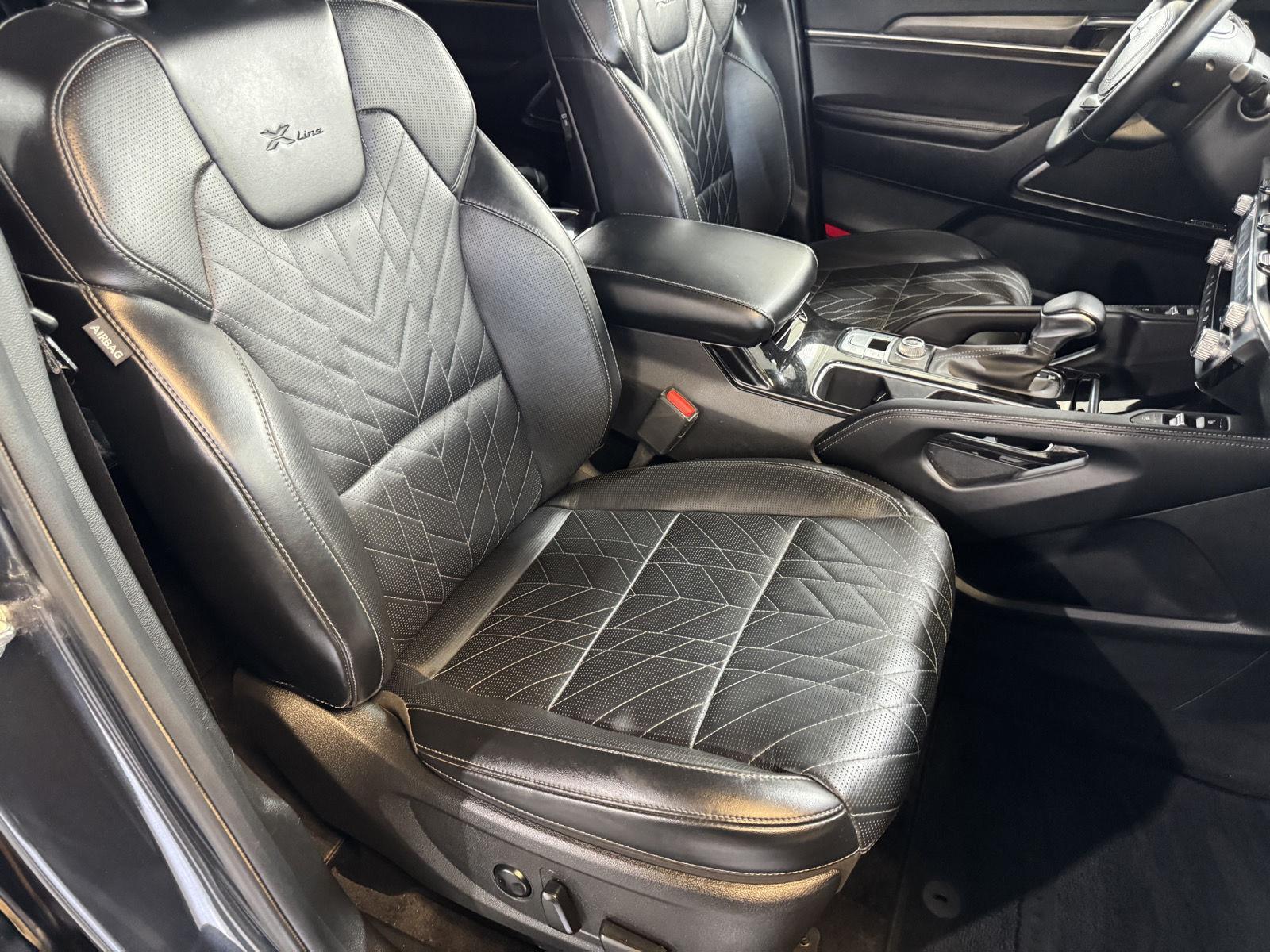 Vehicle photo 26