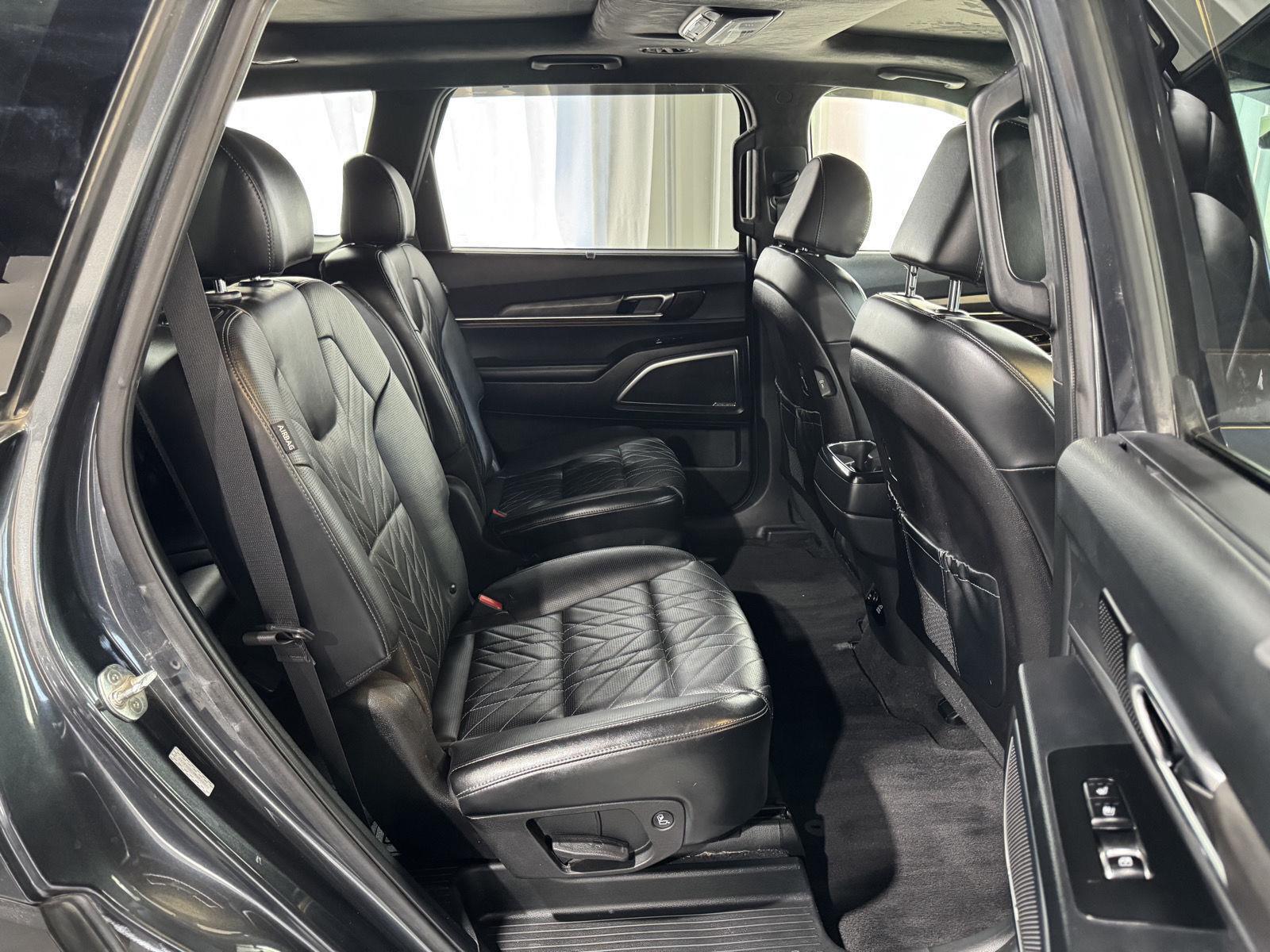 Vehicle photo 29