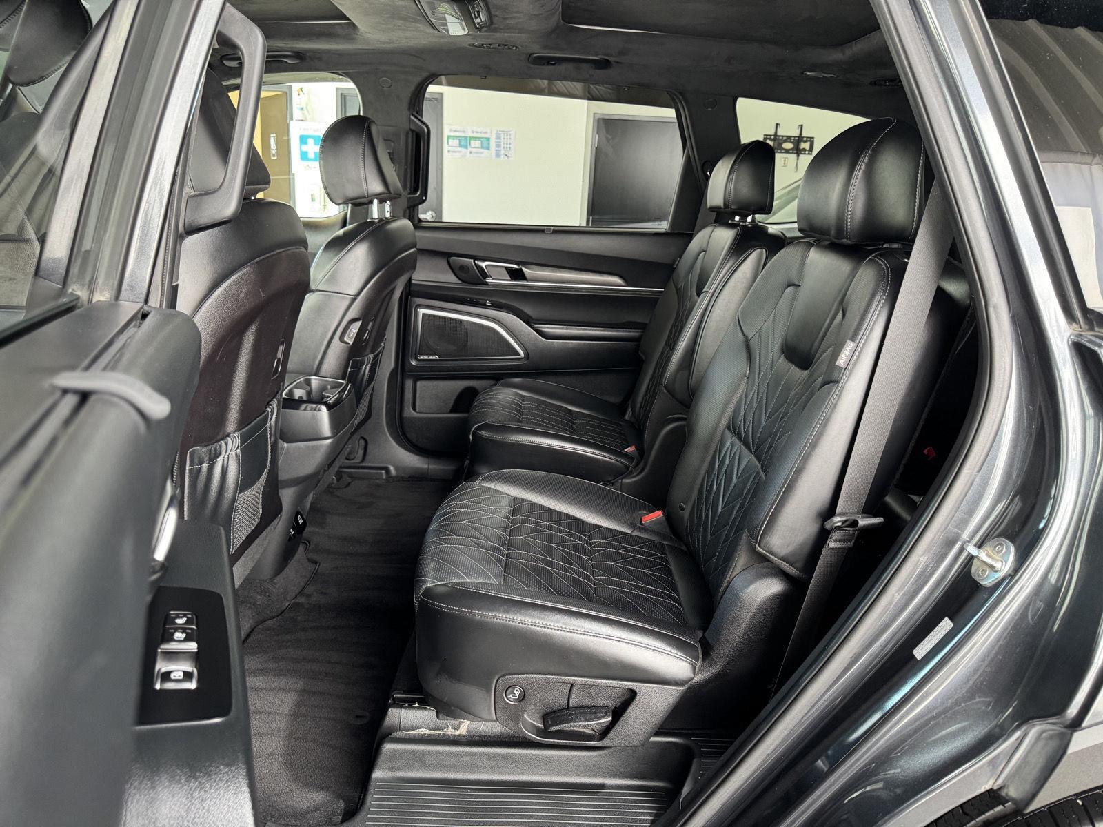 Vehicle photo 32