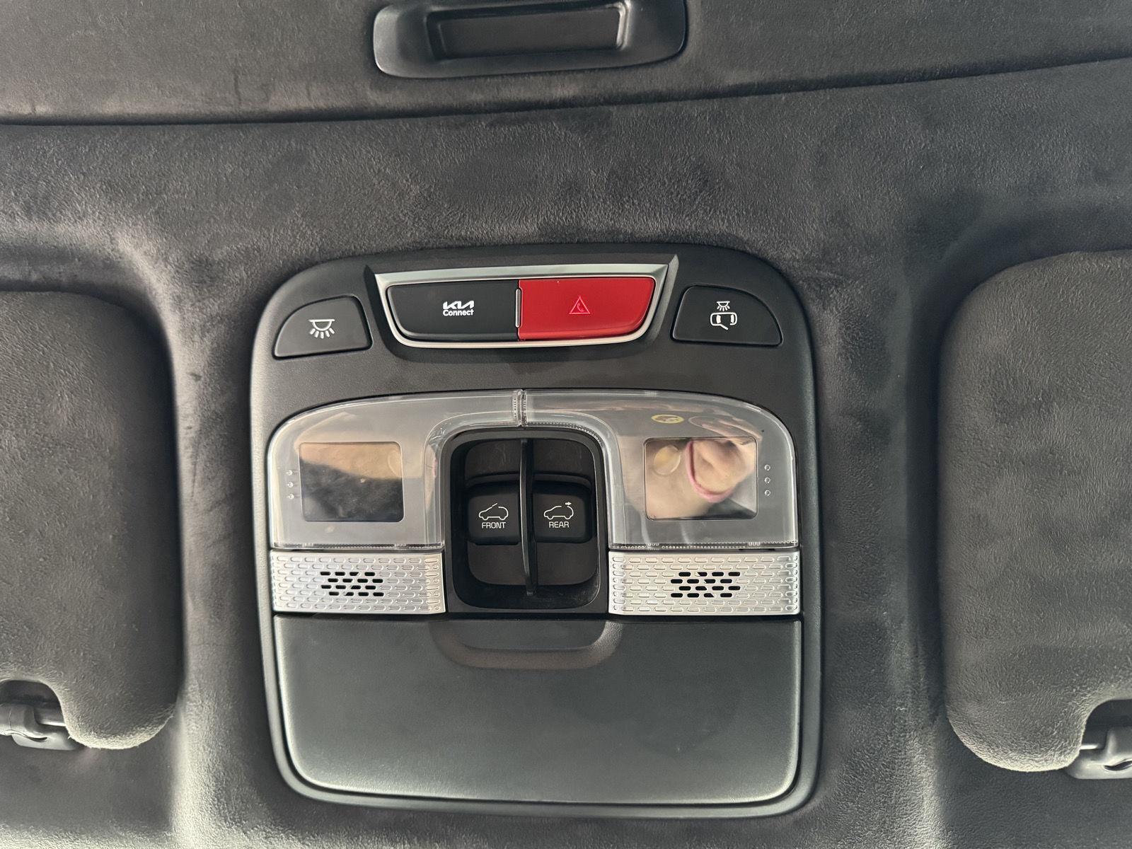 Vehicle photo 34
