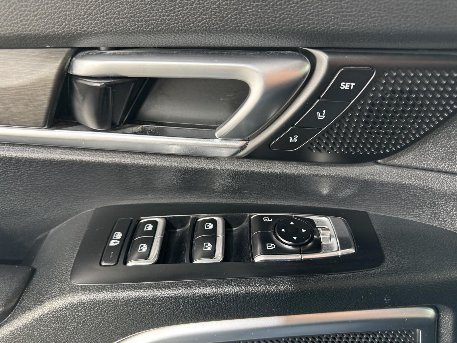 Vehicle photo 39