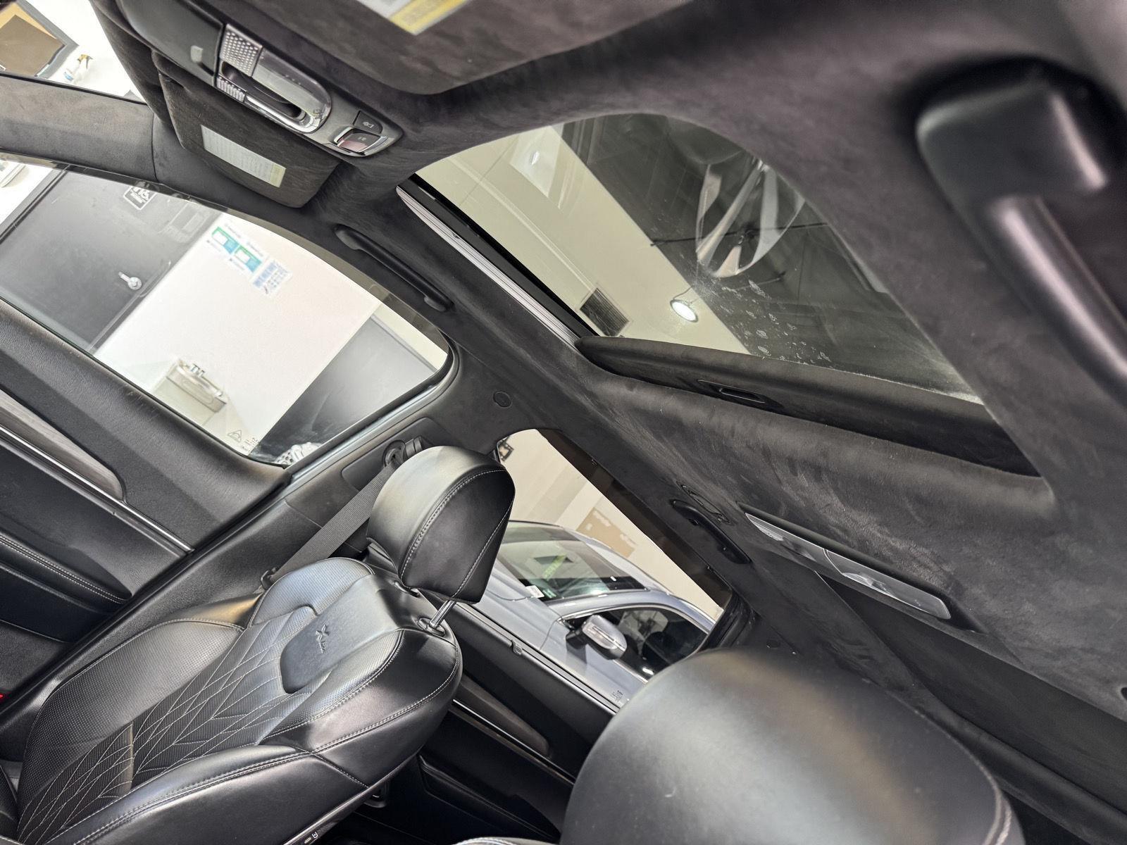 Vehicle photo 44