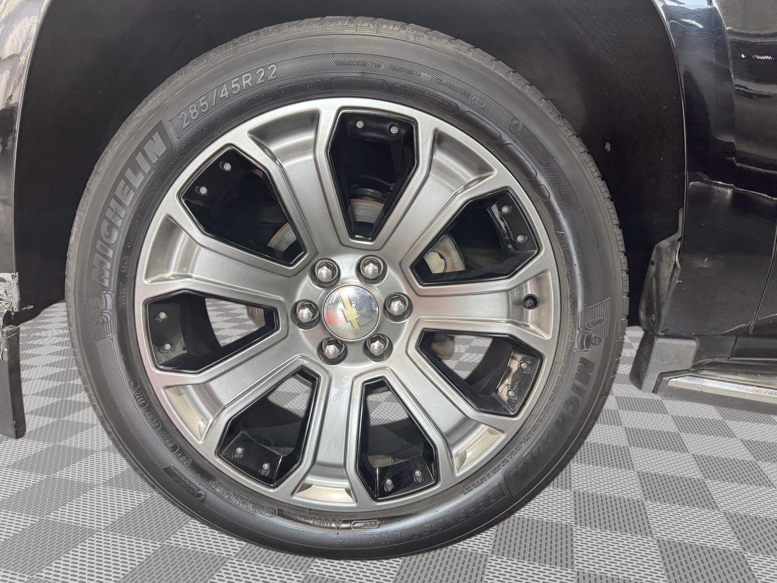 Vehicle photo 11