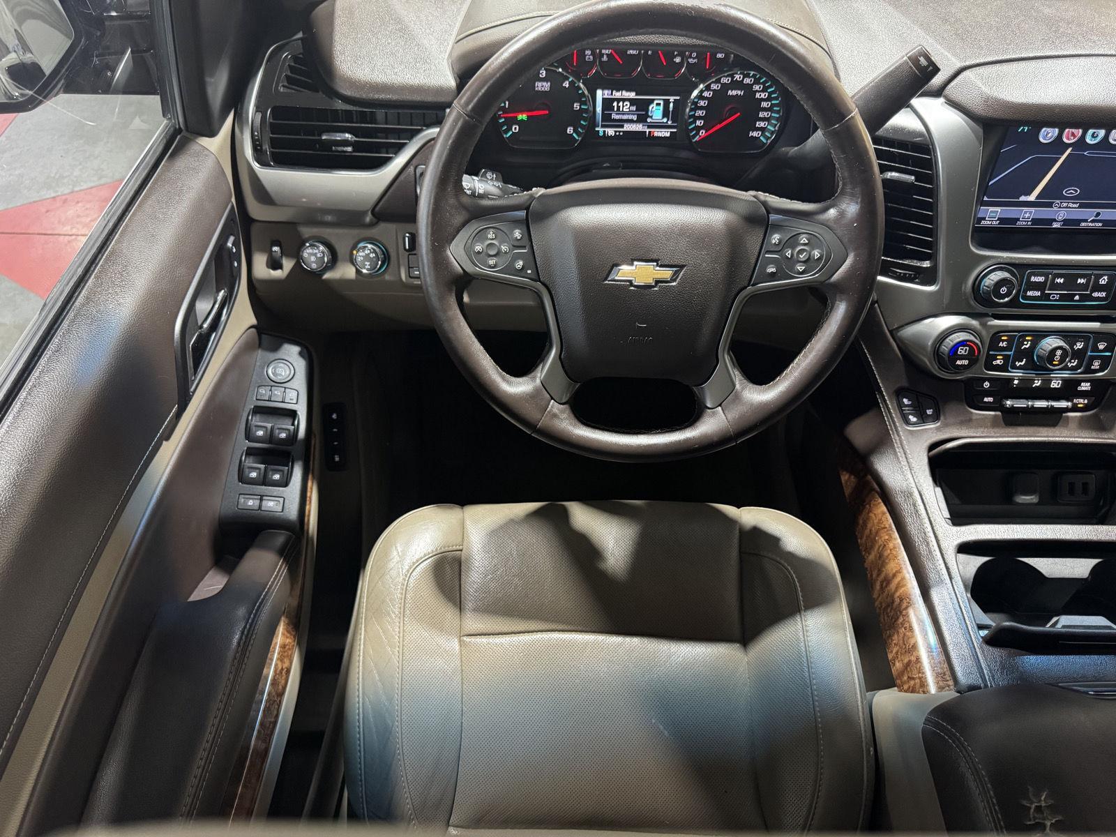 Vehicle photo 23
