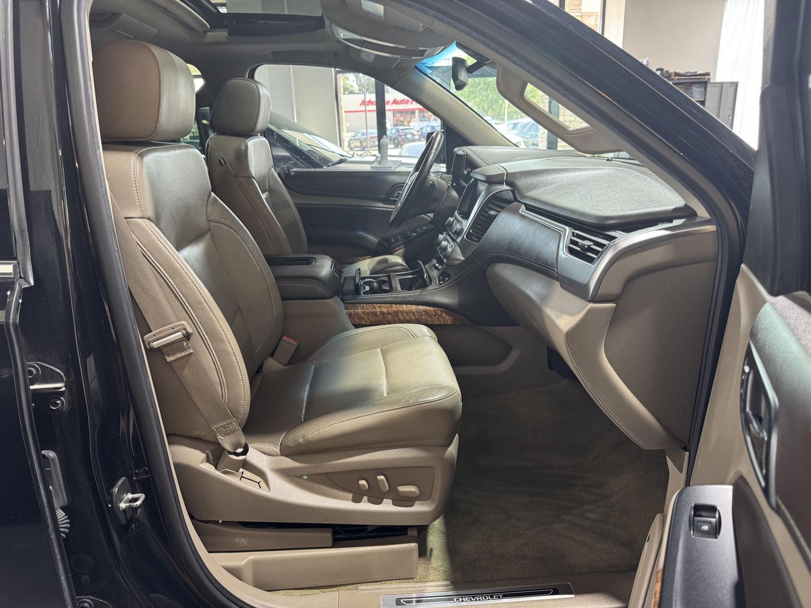 Vehicle photo 25