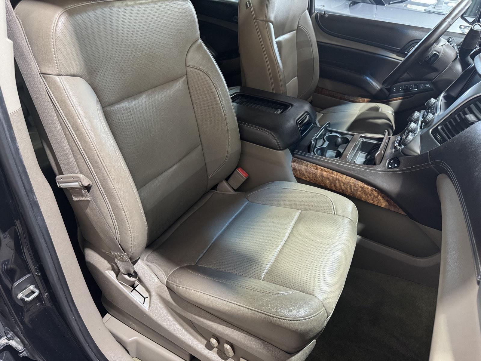 Vehicle photo 26