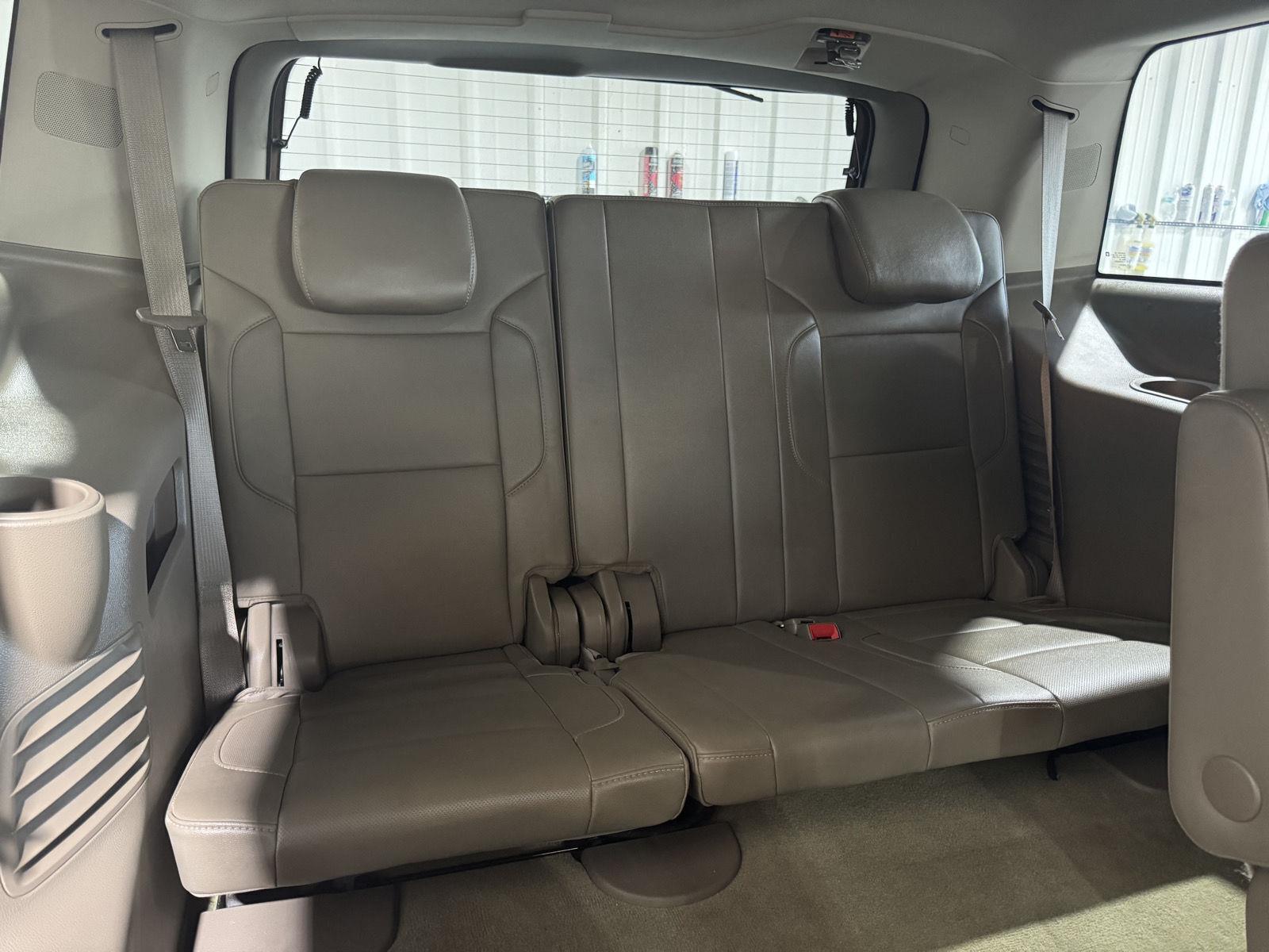 Vehicle photo 30