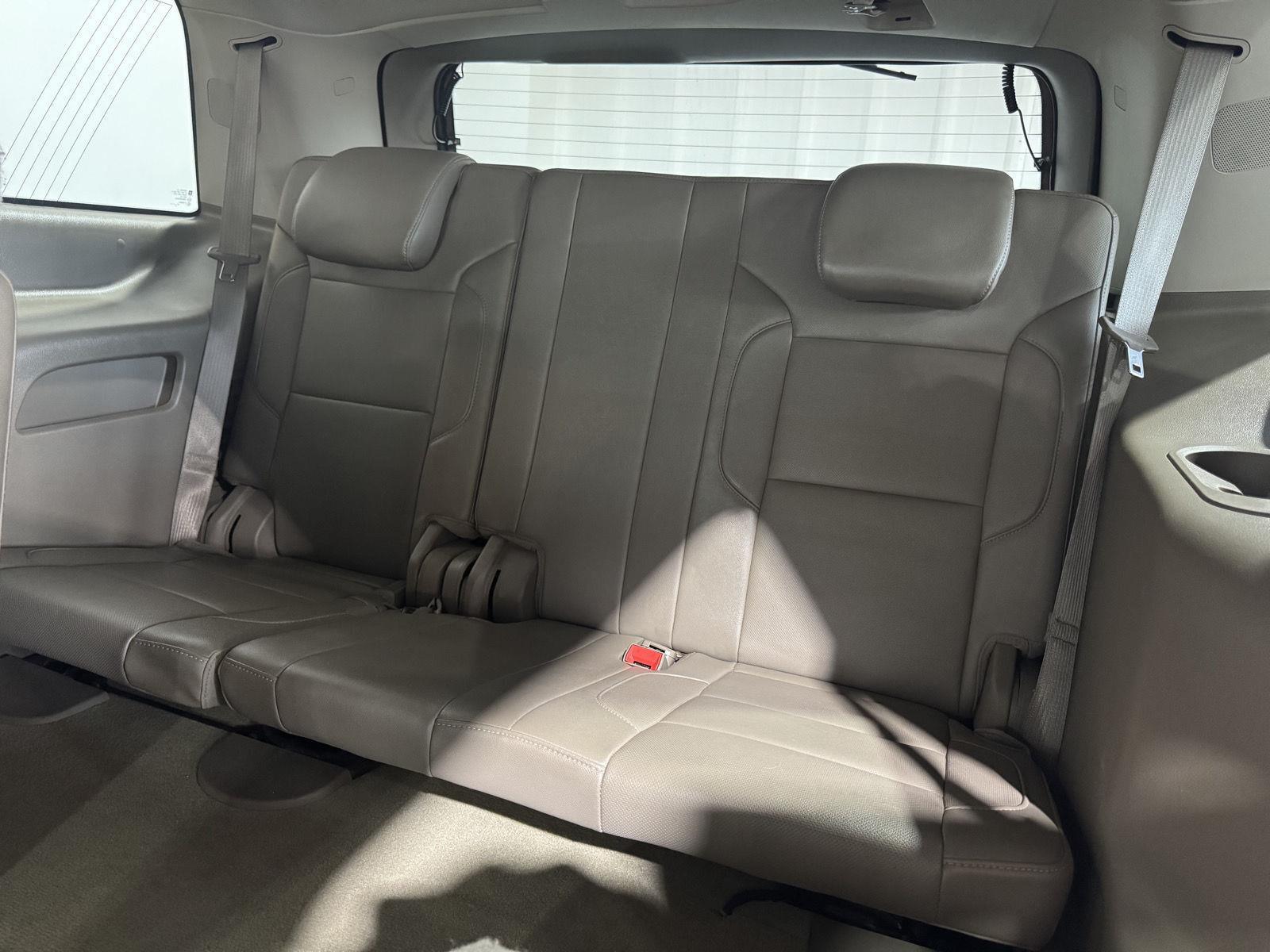 Vehicle photo 33