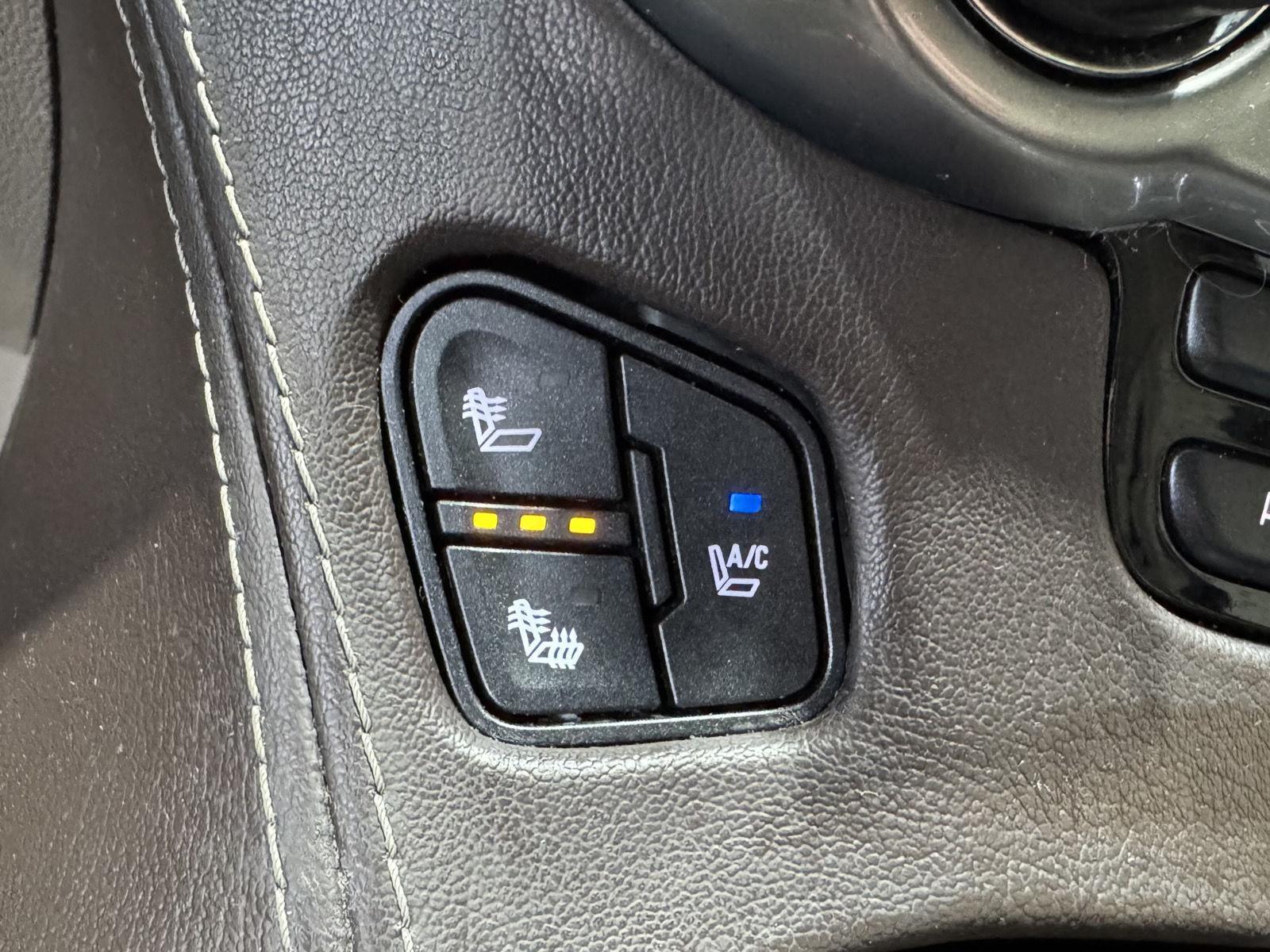 Vehicle photo 38