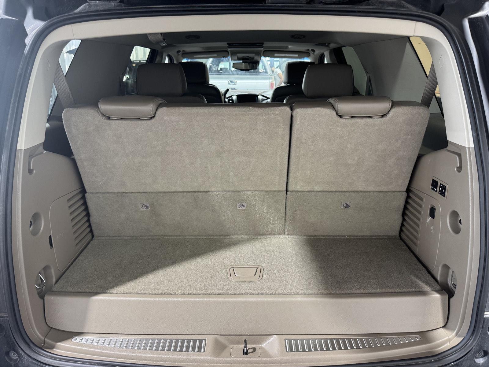 Vehicle photo 46