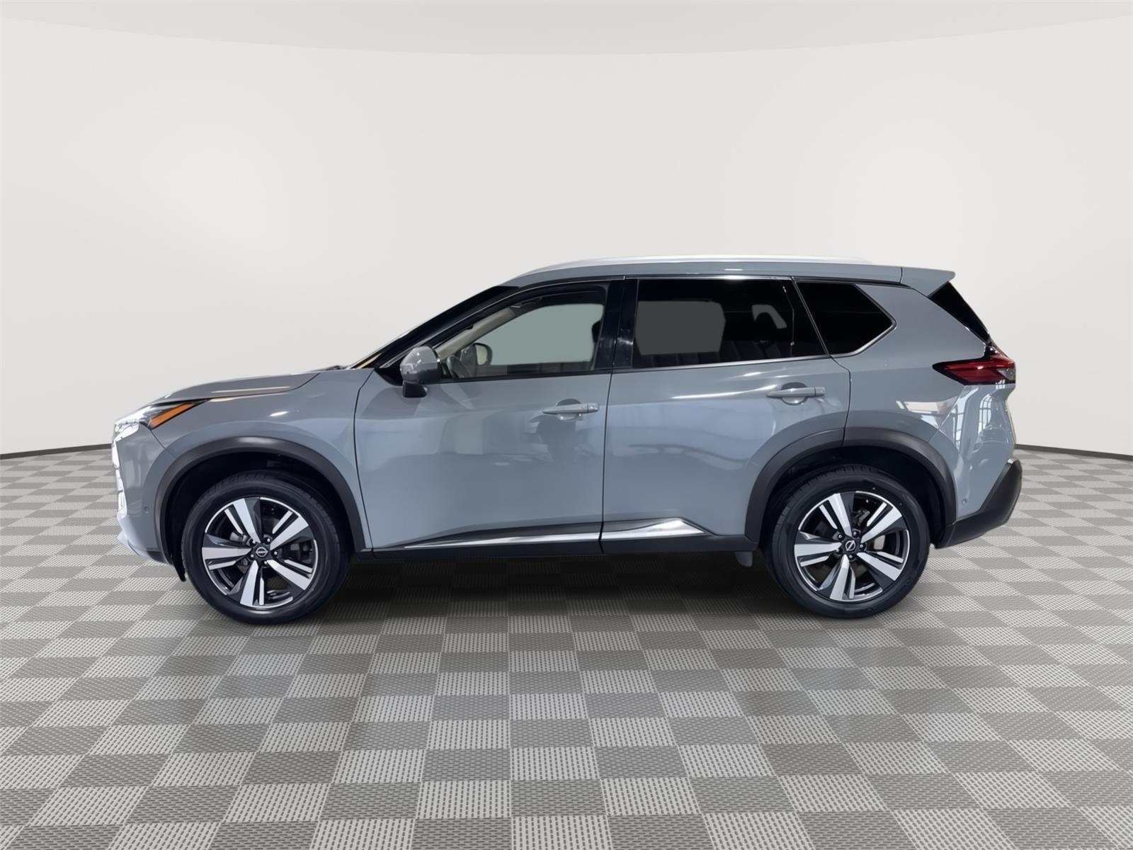 Vehicle photo 2