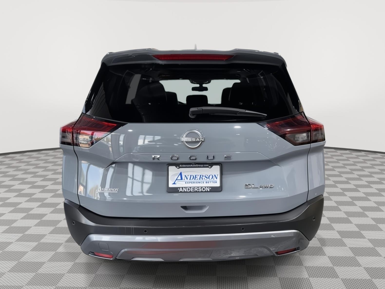 Vehicle photo 9
