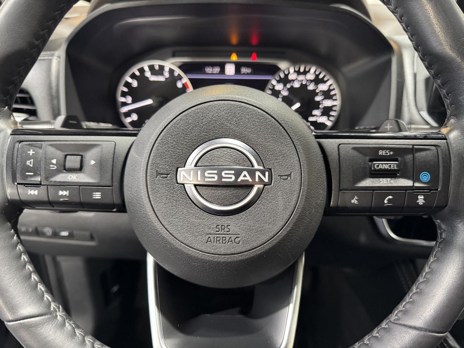 Vehicle photo 14