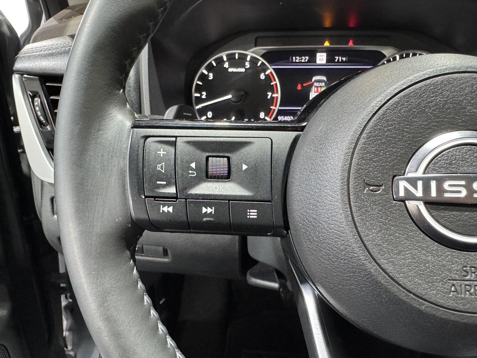 Vehicle photo 15