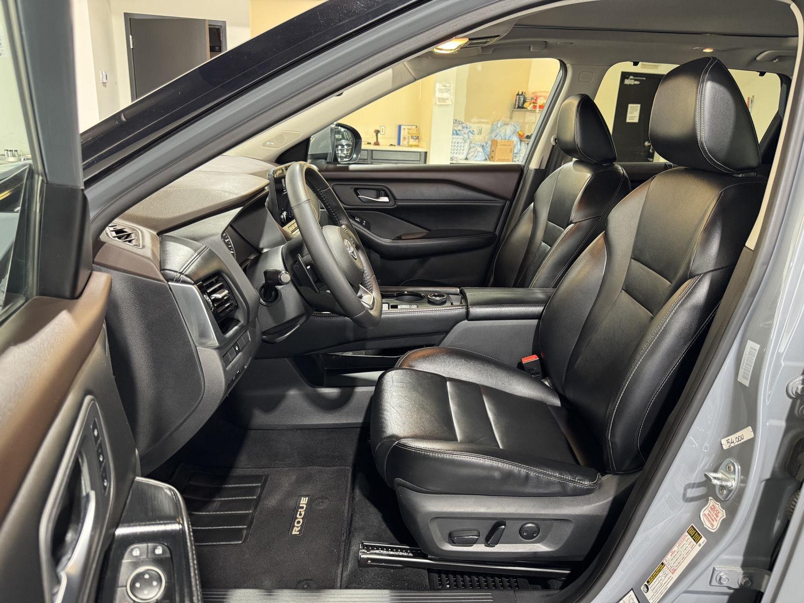 Vehicle photo 19