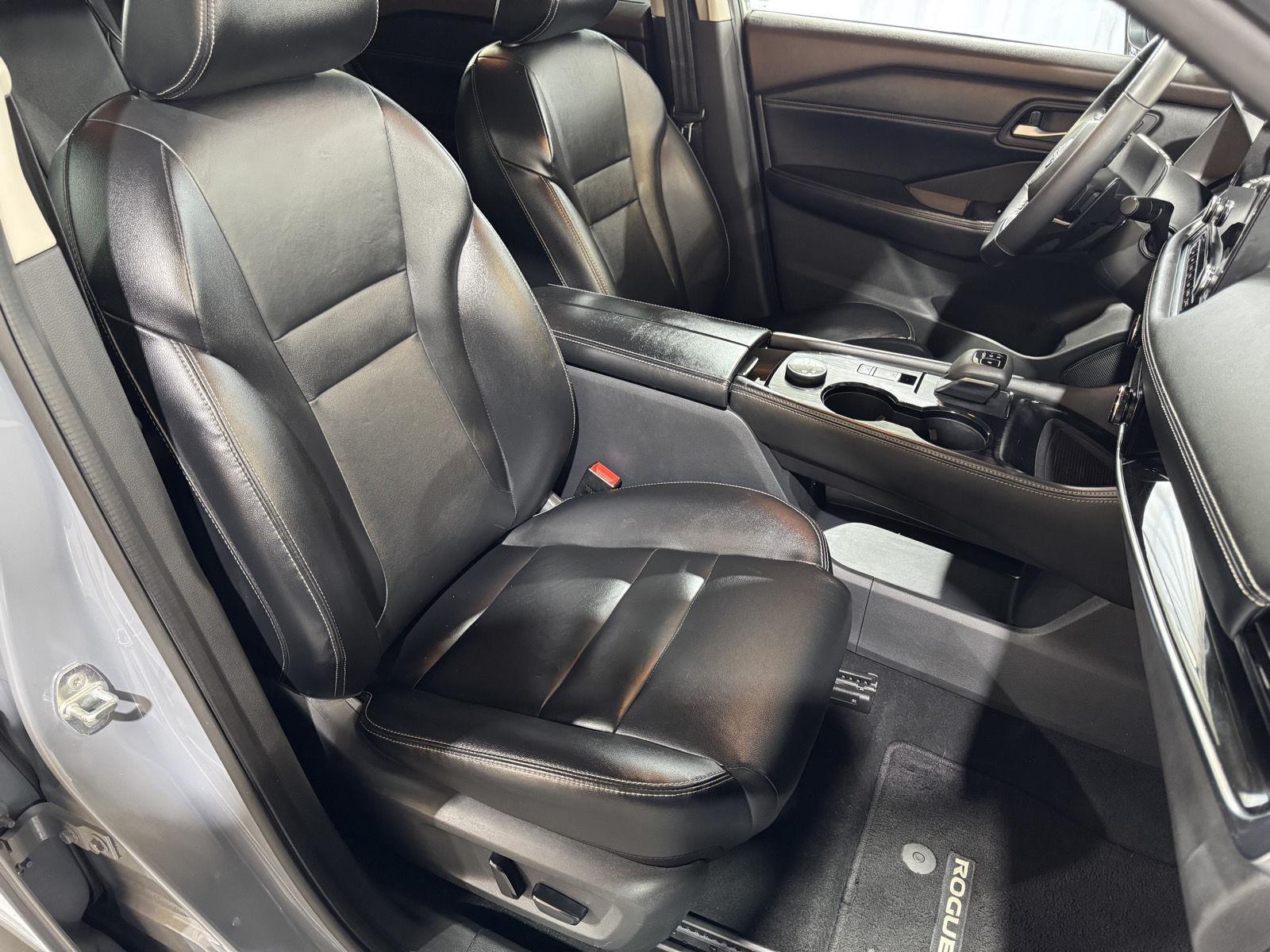 Vehicle photo 26