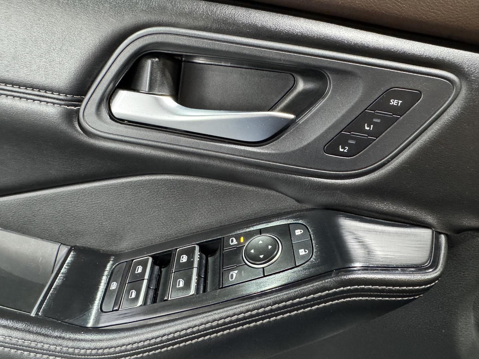 Vehicle photo 38