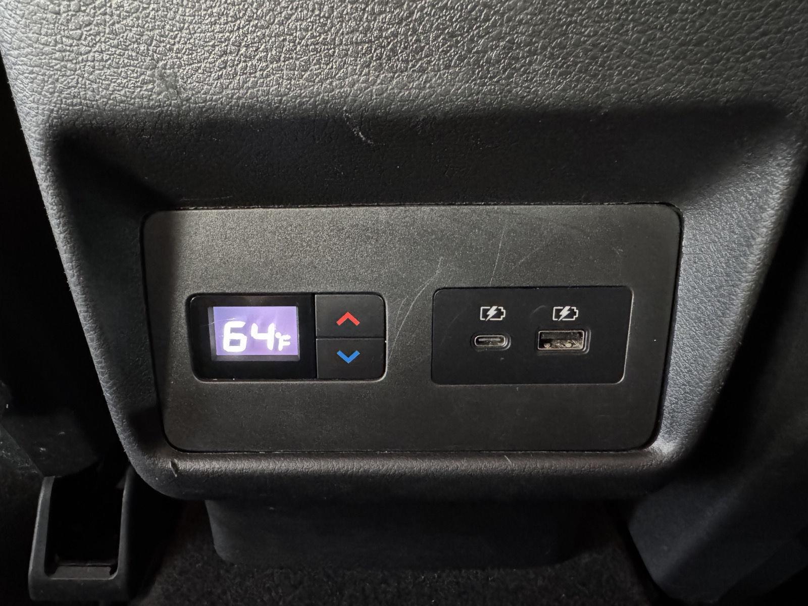 Vehicle photo 41