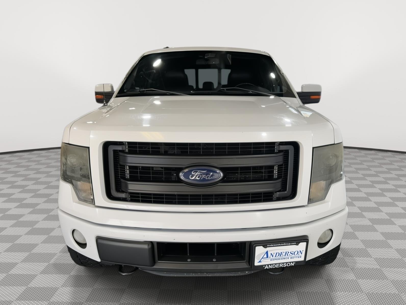 Vehicle photo 3