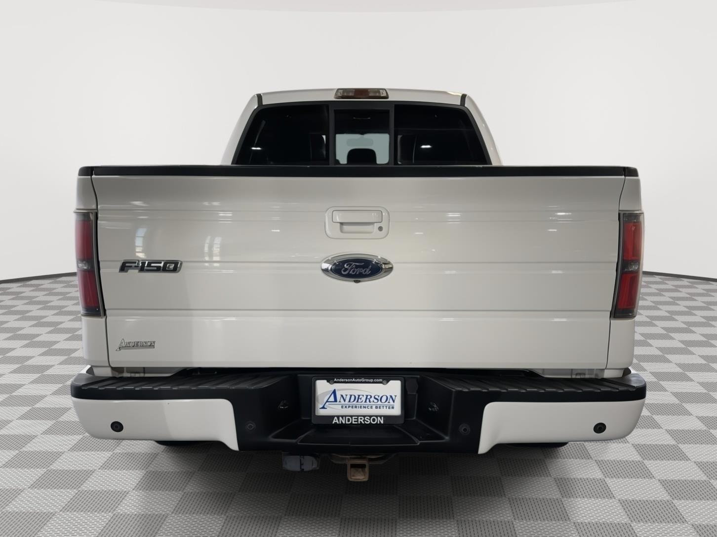 Vehicle photo 7