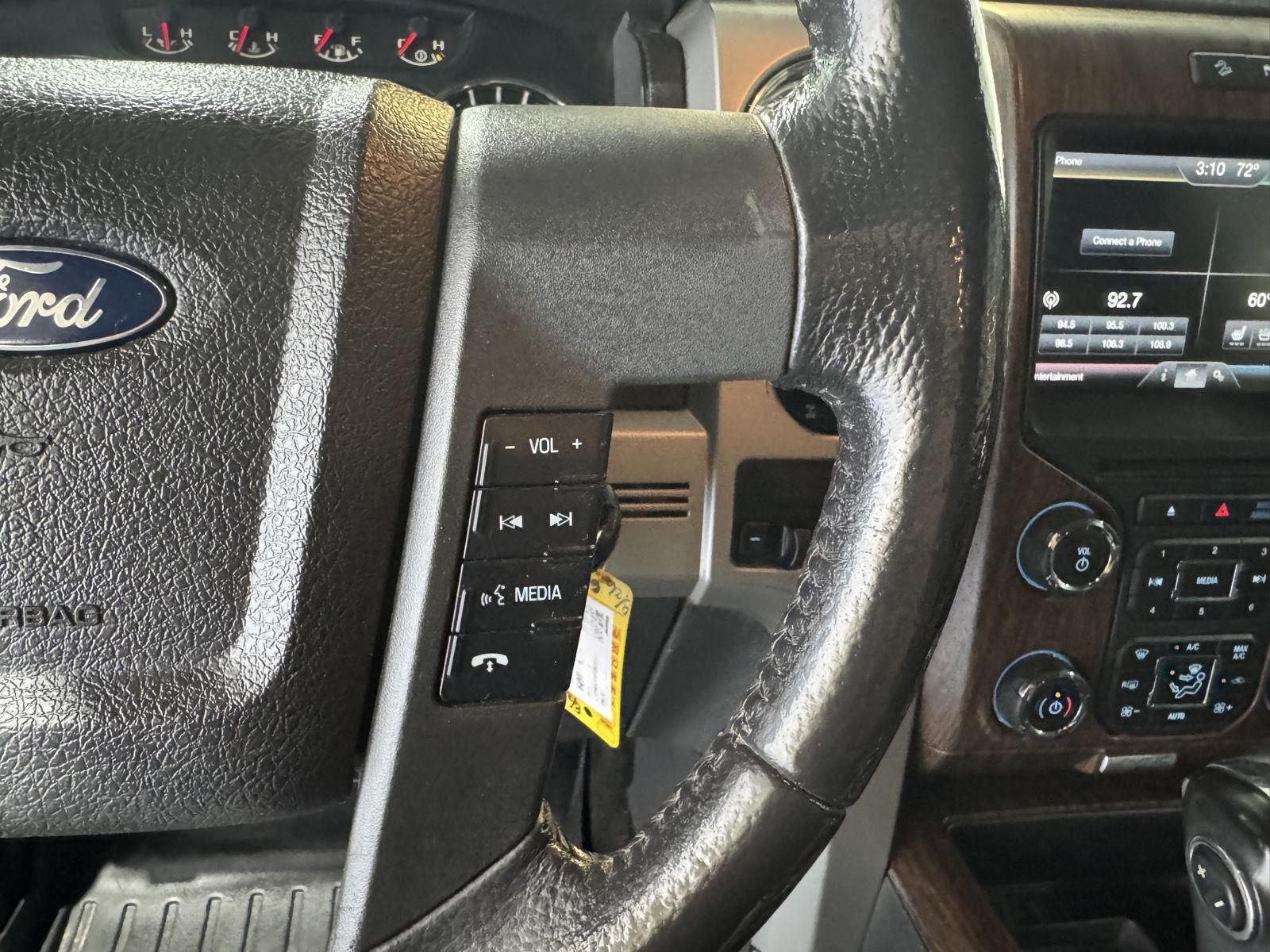 Vehicle photo 14
