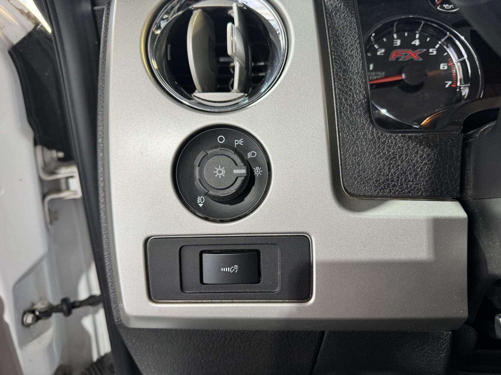 Vehicle photo 15