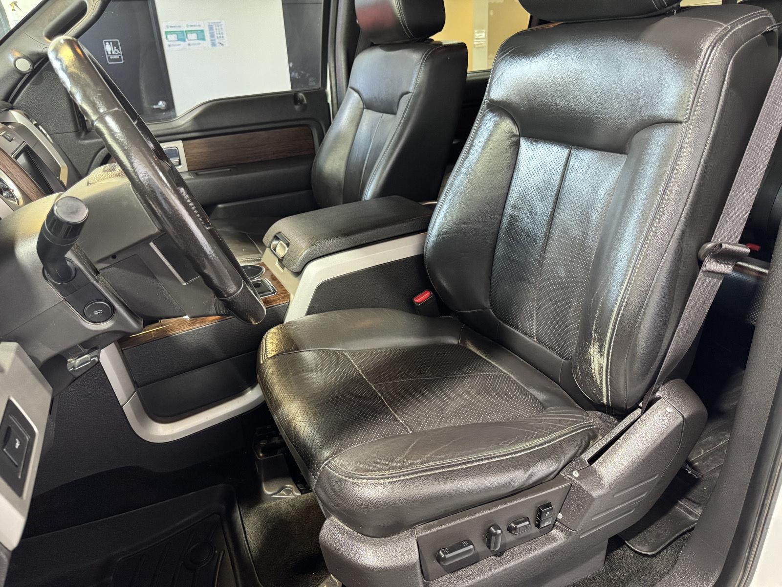 Vehicle photo 18