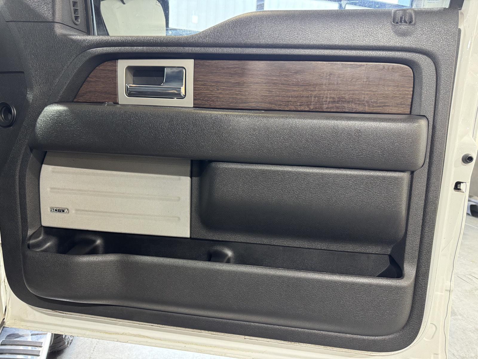 Vehicle photo 22