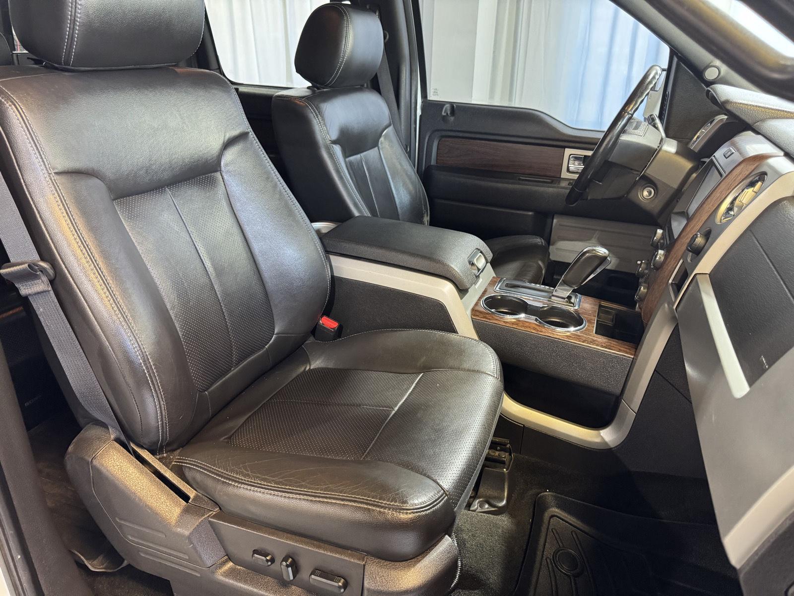 Vehicle photo 24