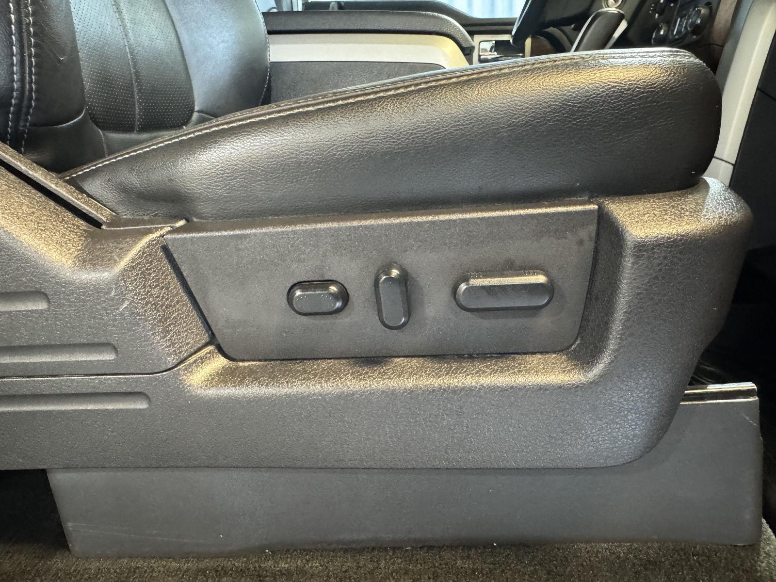 Vehicle photo 25