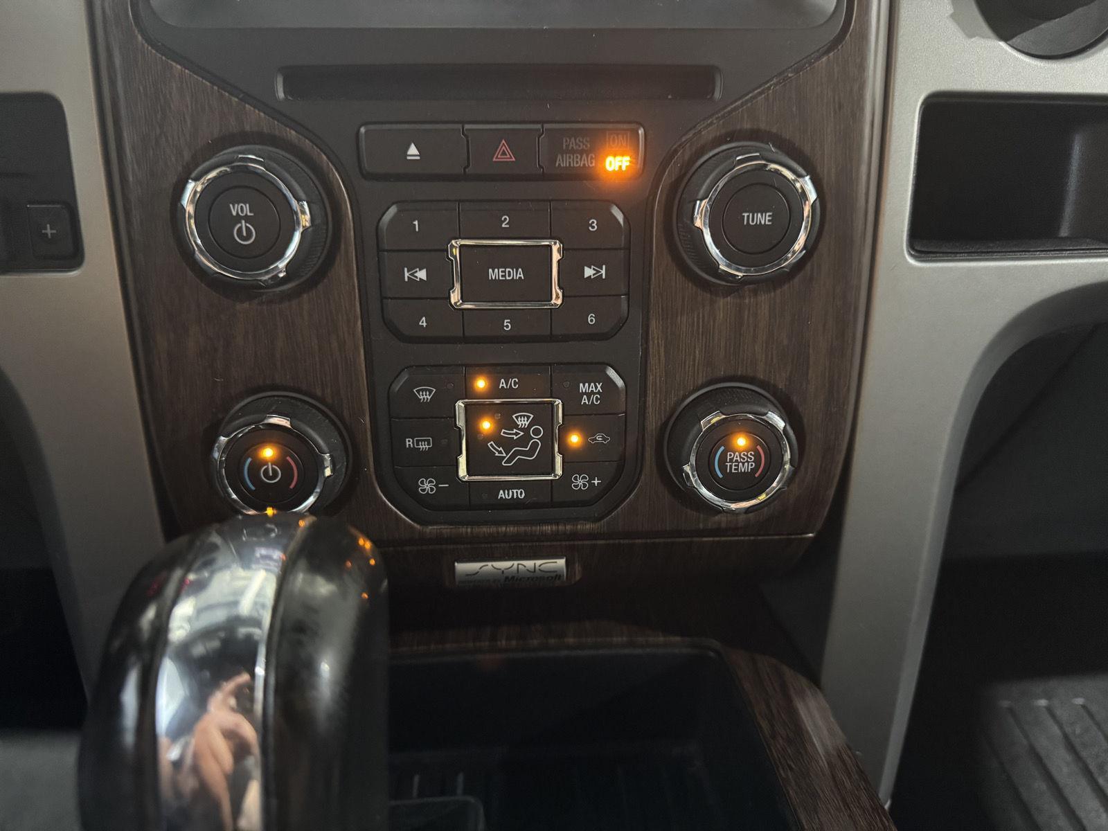 Vehicle photo 33