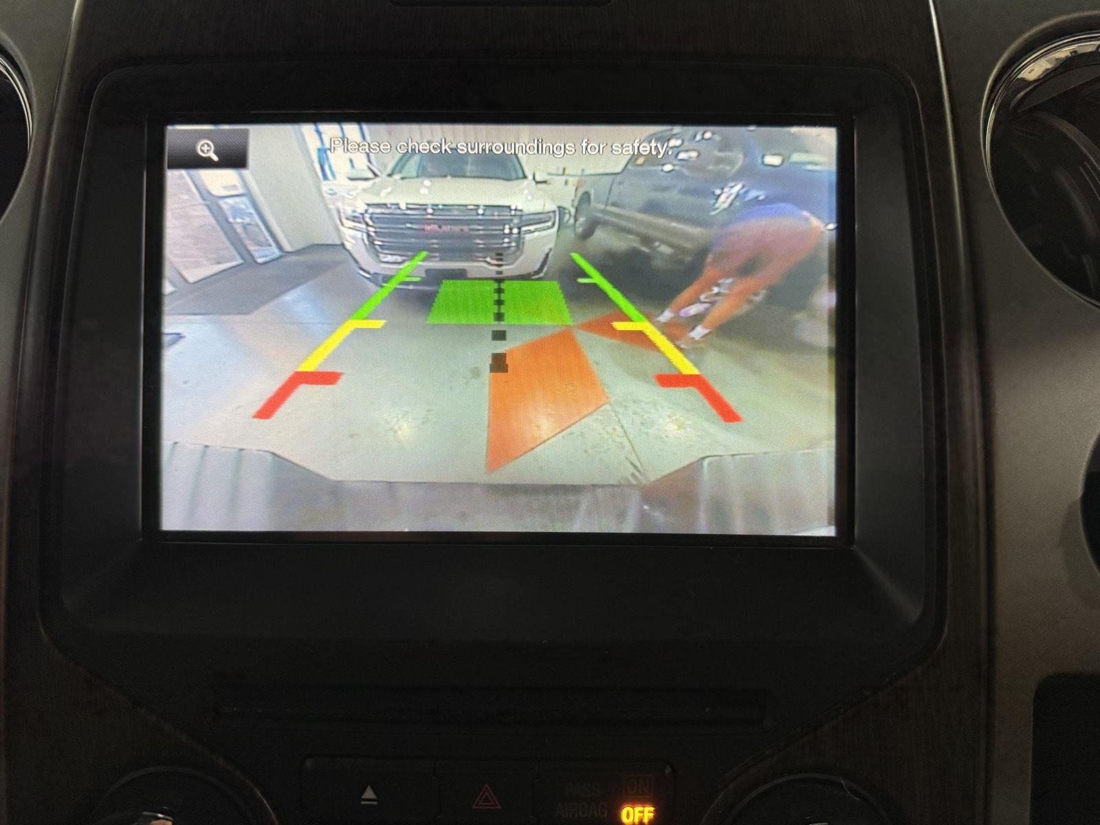 Vehicle photo 34