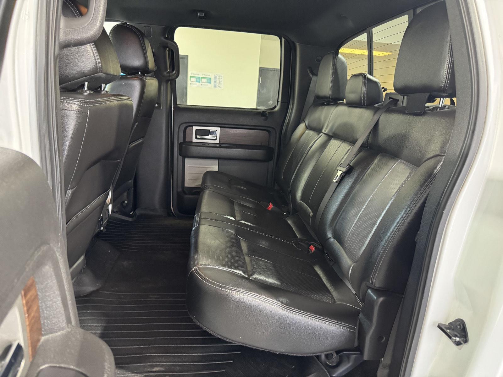Vehicle photo 29