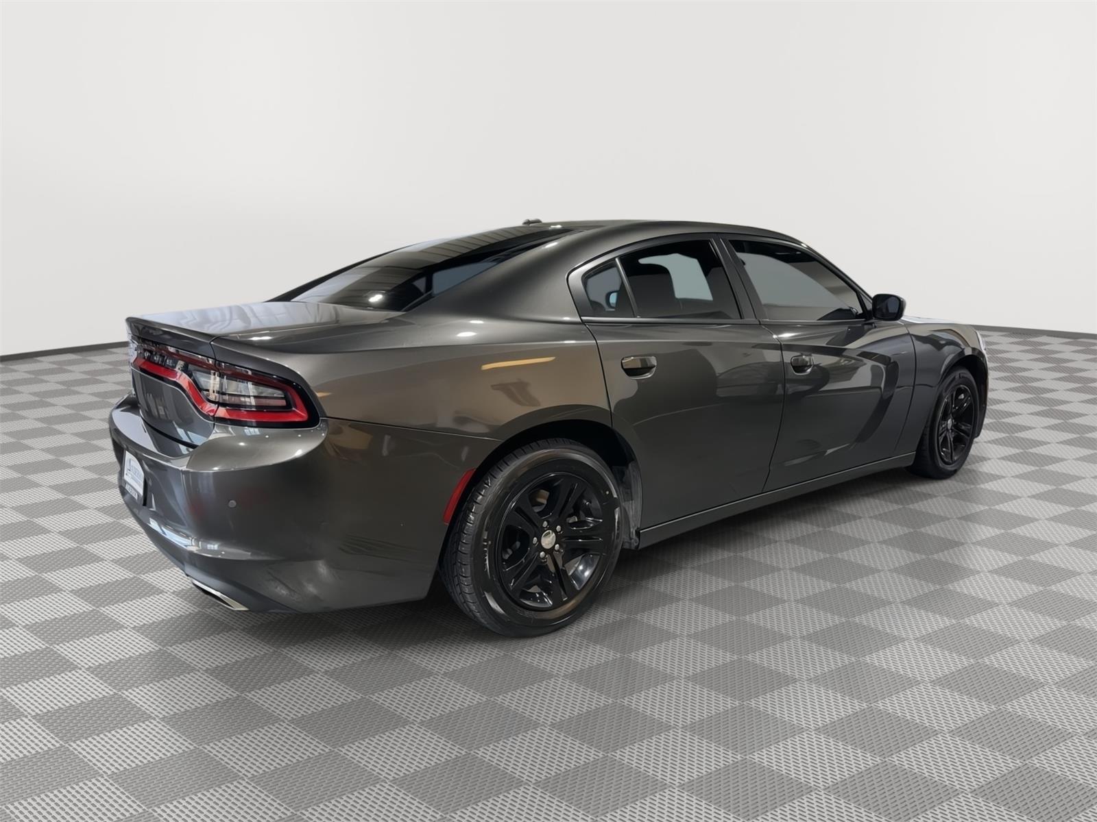 2022 Dodge Charger SXT - Photo 8