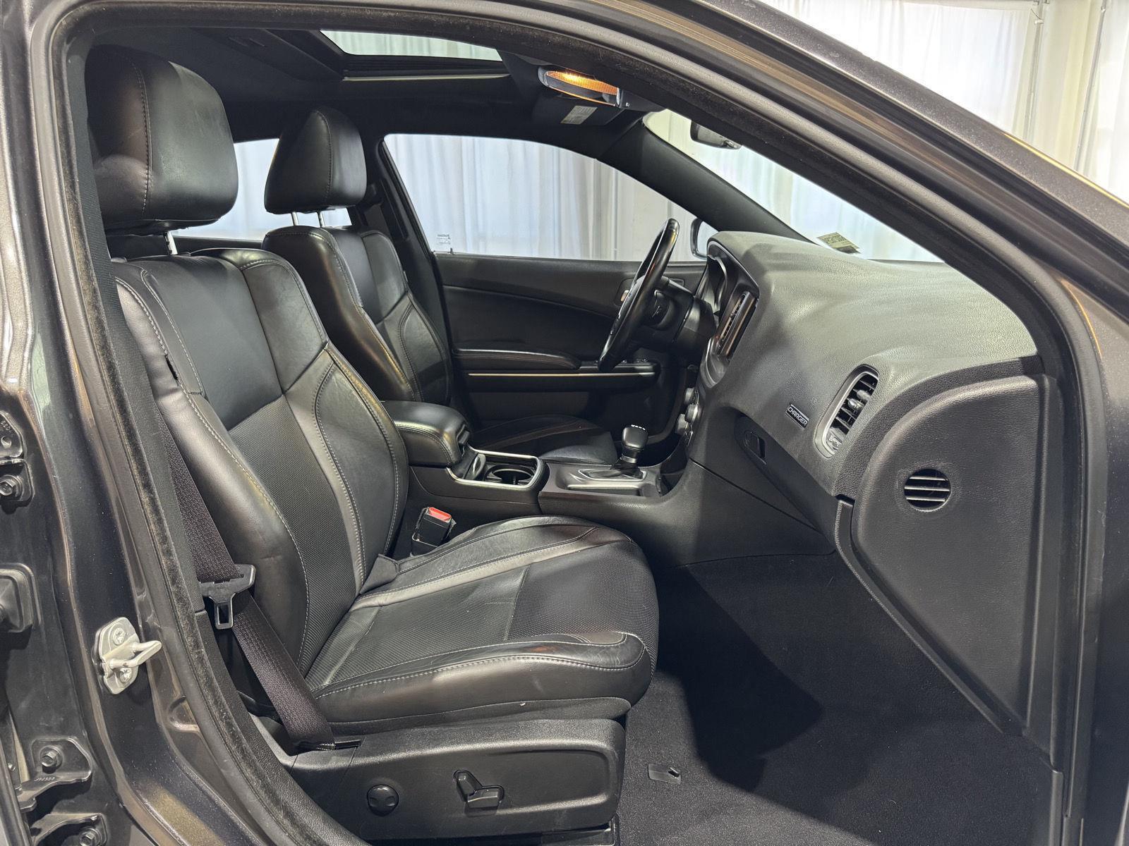 2022 Dodge Charger SXT - Photo 24