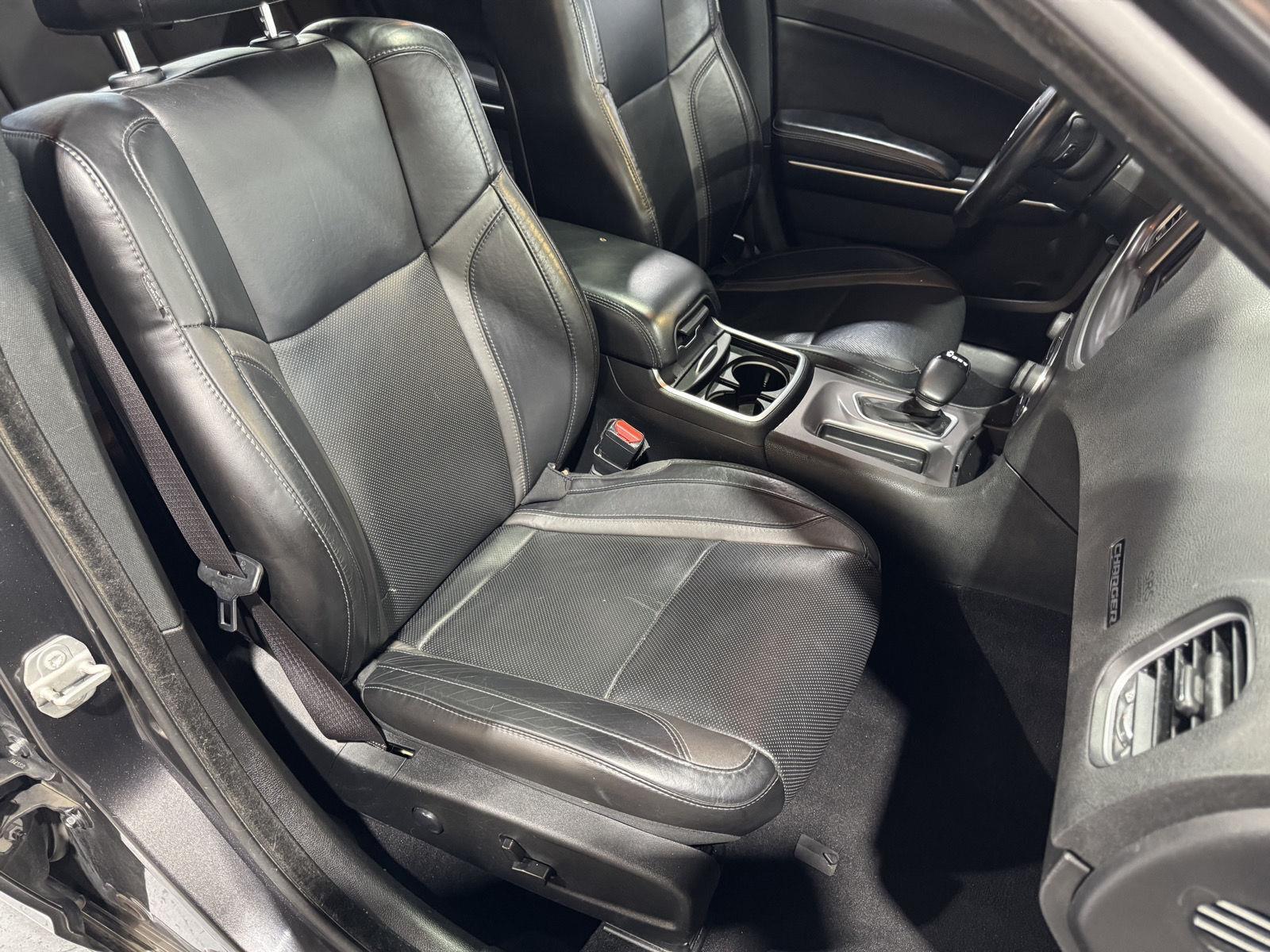 2022 Dodge Charger SXT - Photo 25