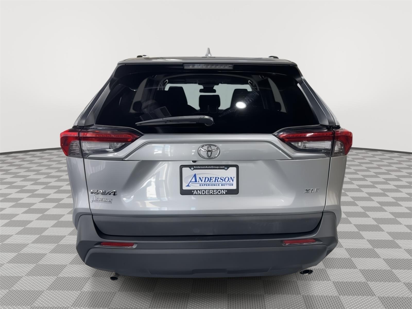 Vehicle photo 7