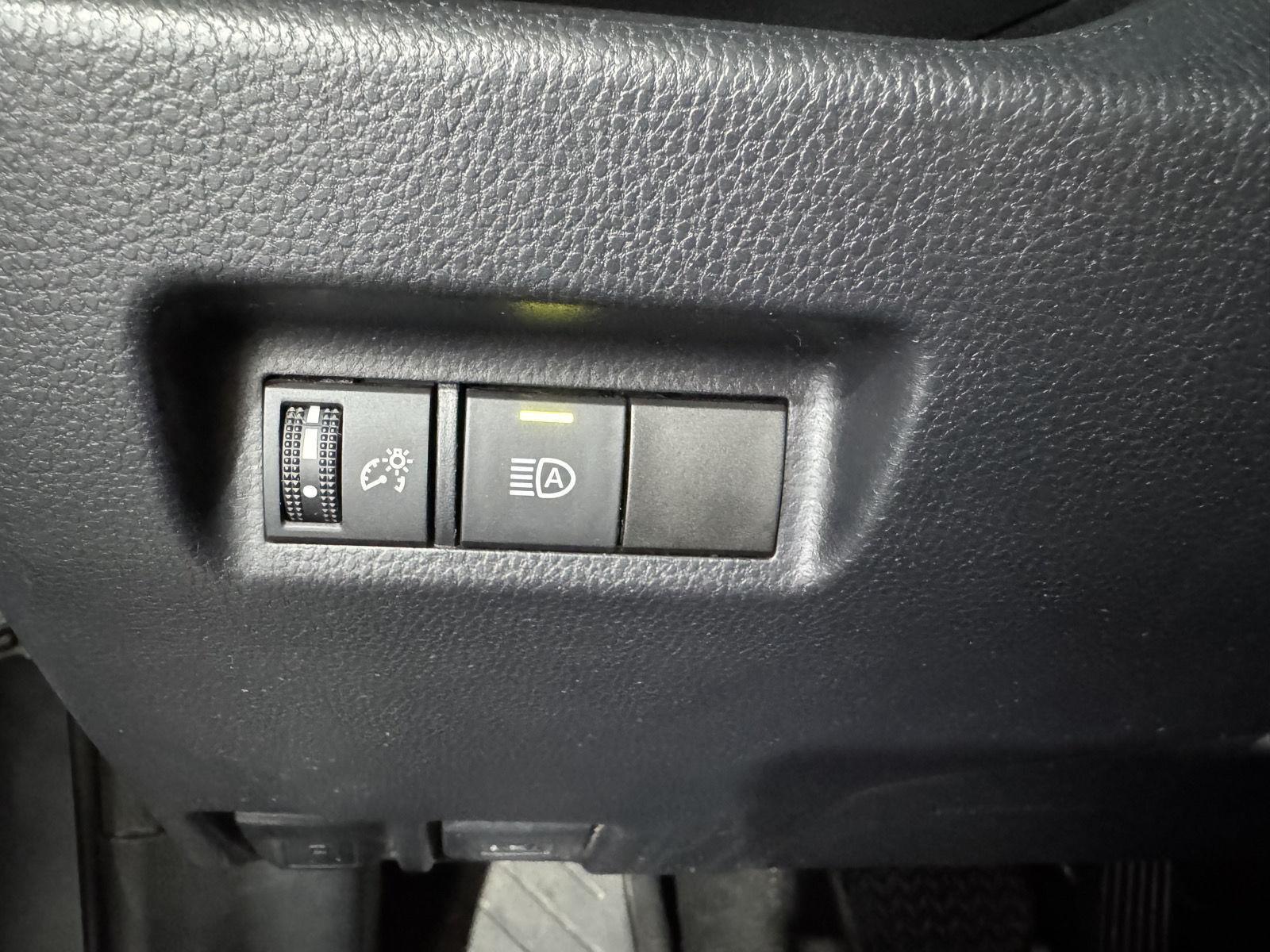 Vehicle photo 15