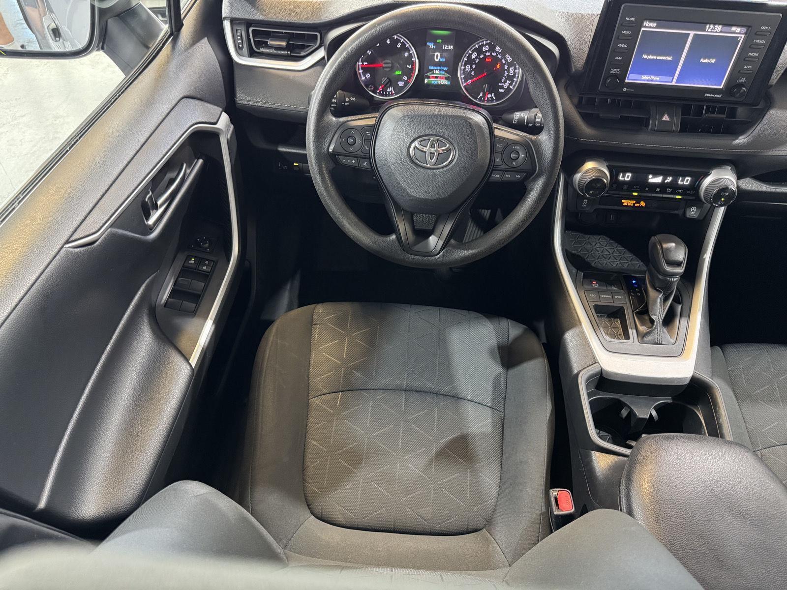 Vehicle photo 21