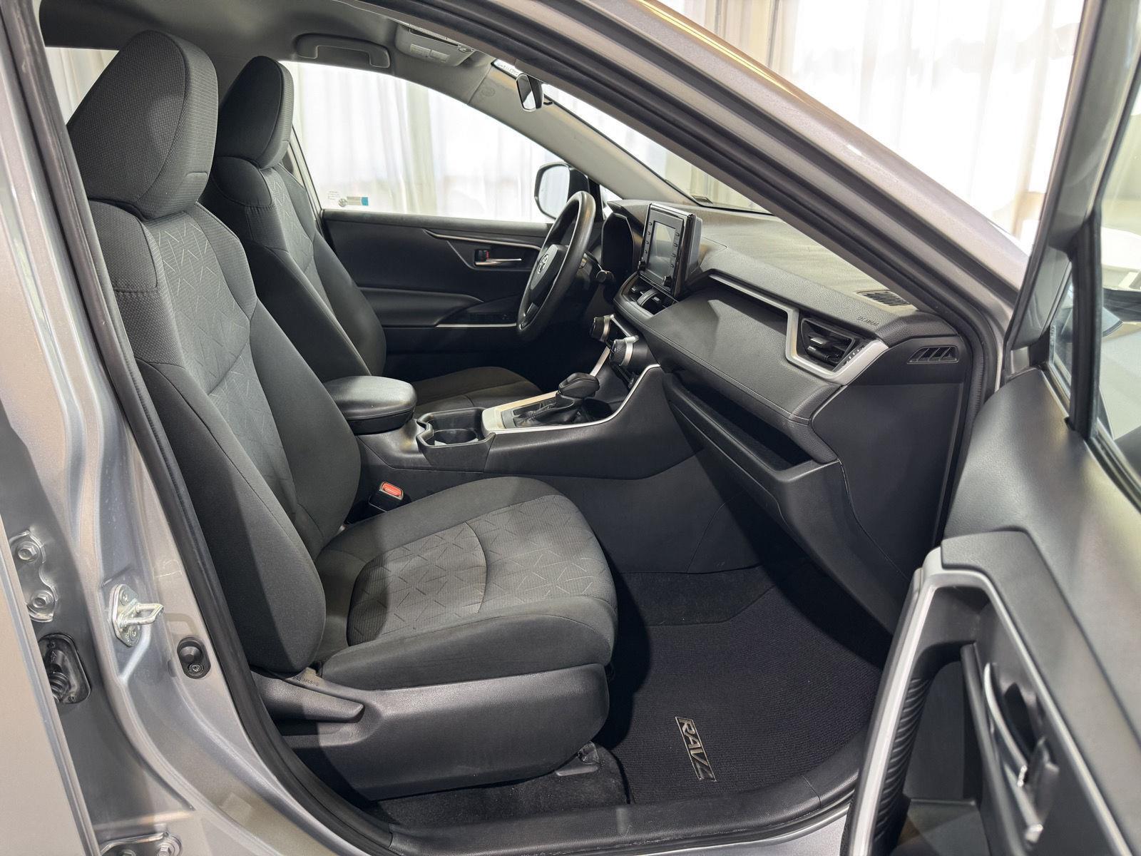 Vehicle photo 23