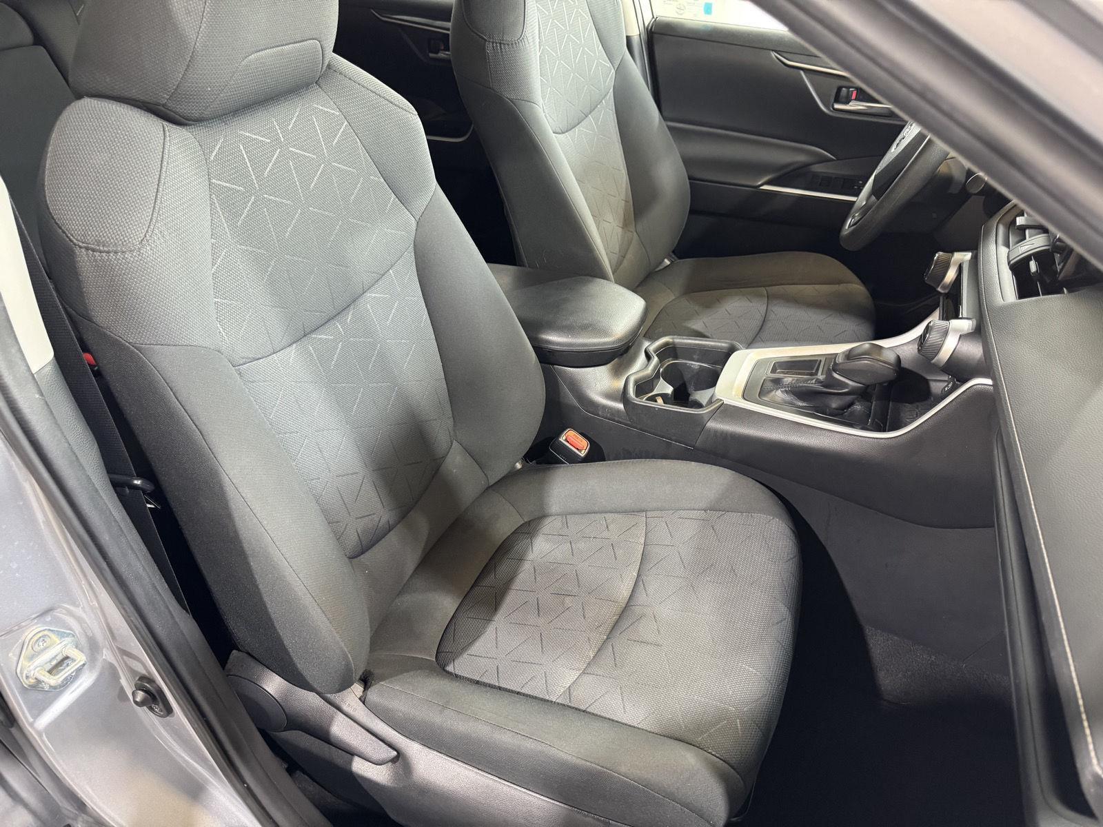 Vehicle photo 24