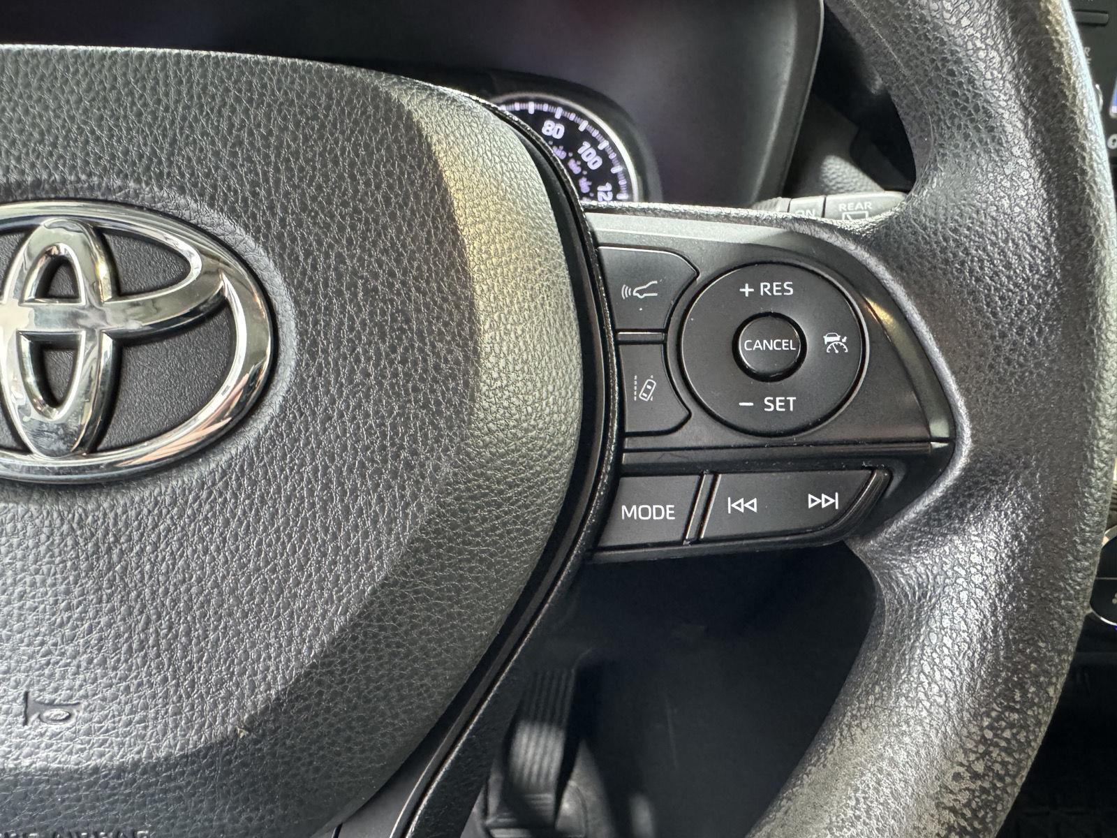 Vehicle photo 14