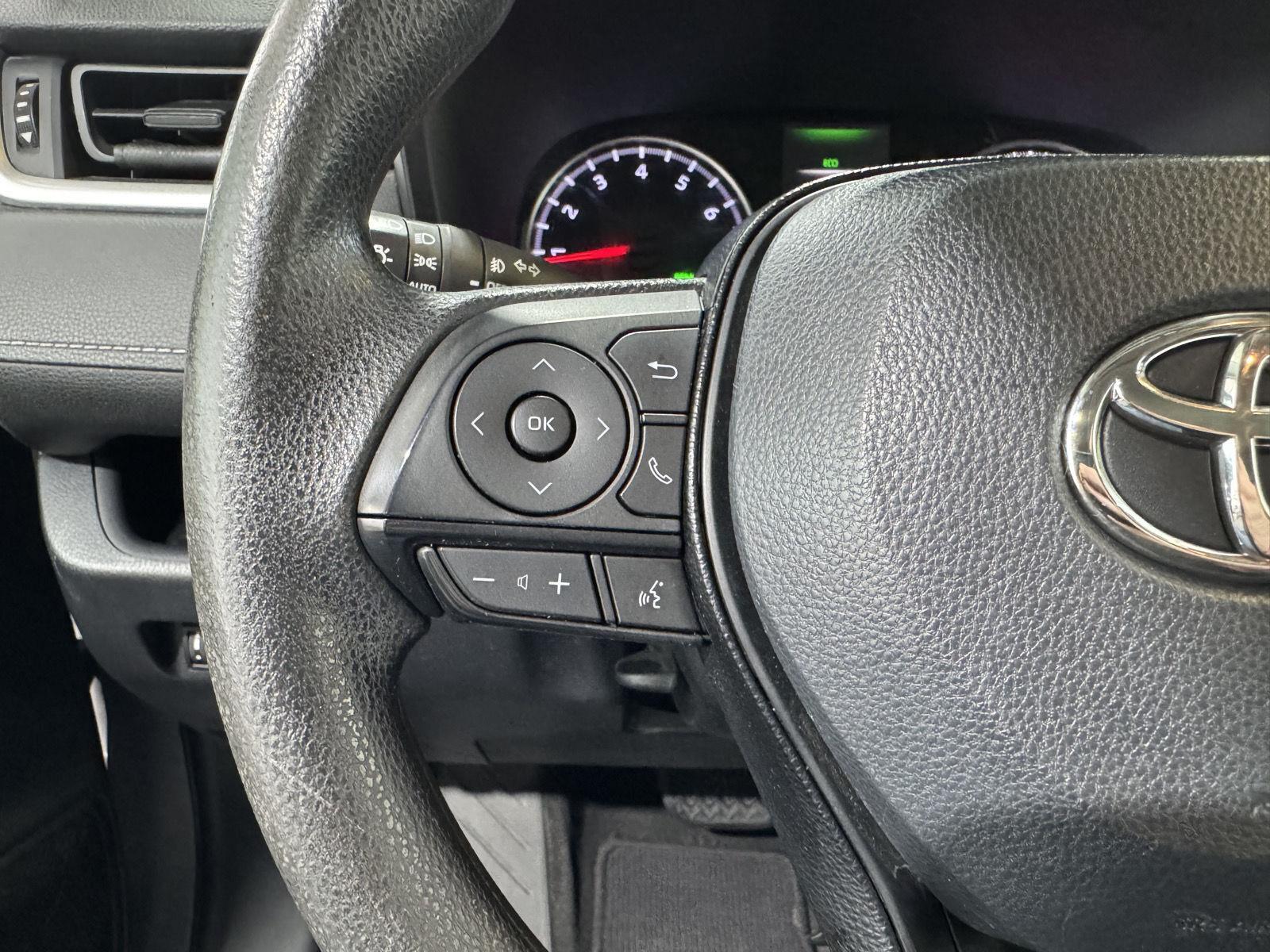 Vehicle photo 13