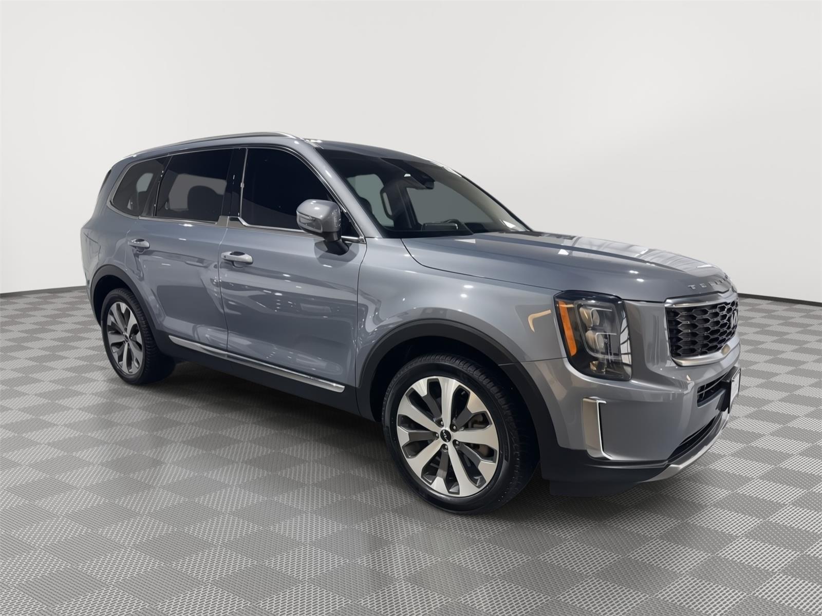 Vehicle photo 6