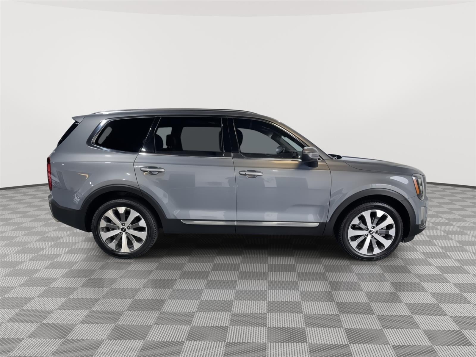 Vehicle photo 7
