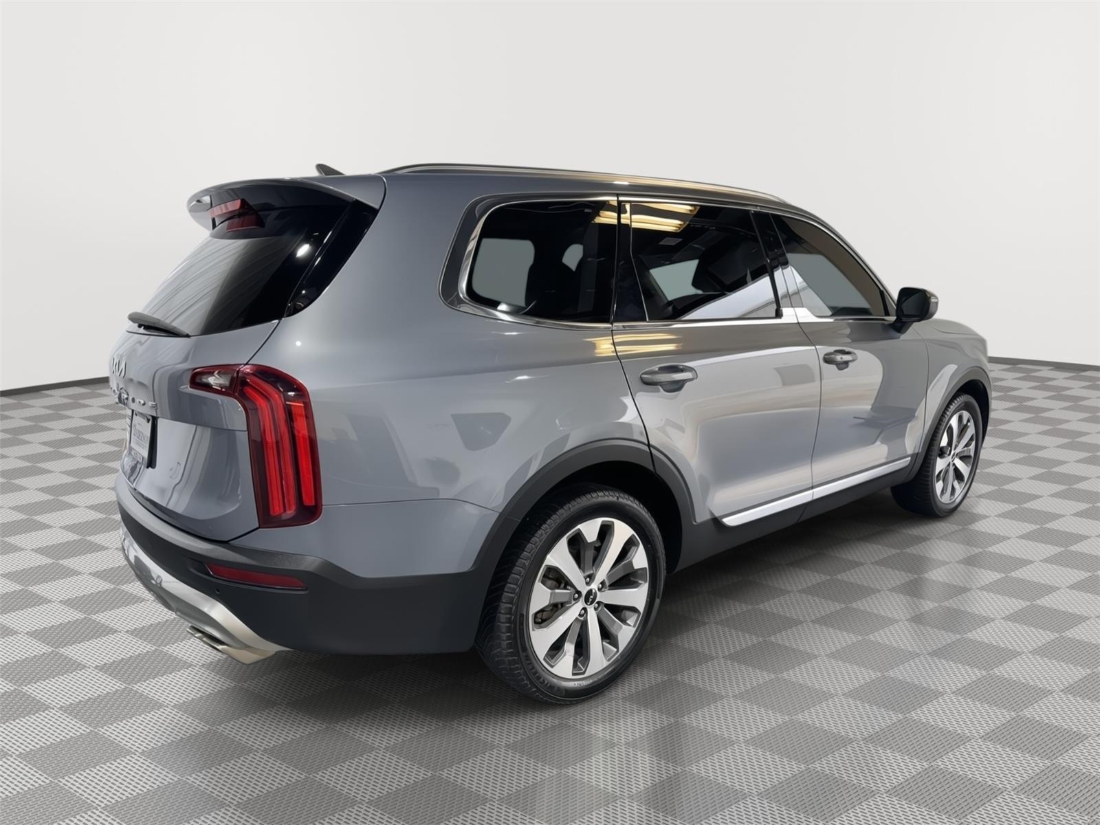 Vehicle photo 8