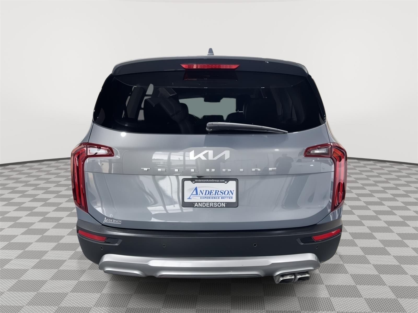 Vehicle photo 9